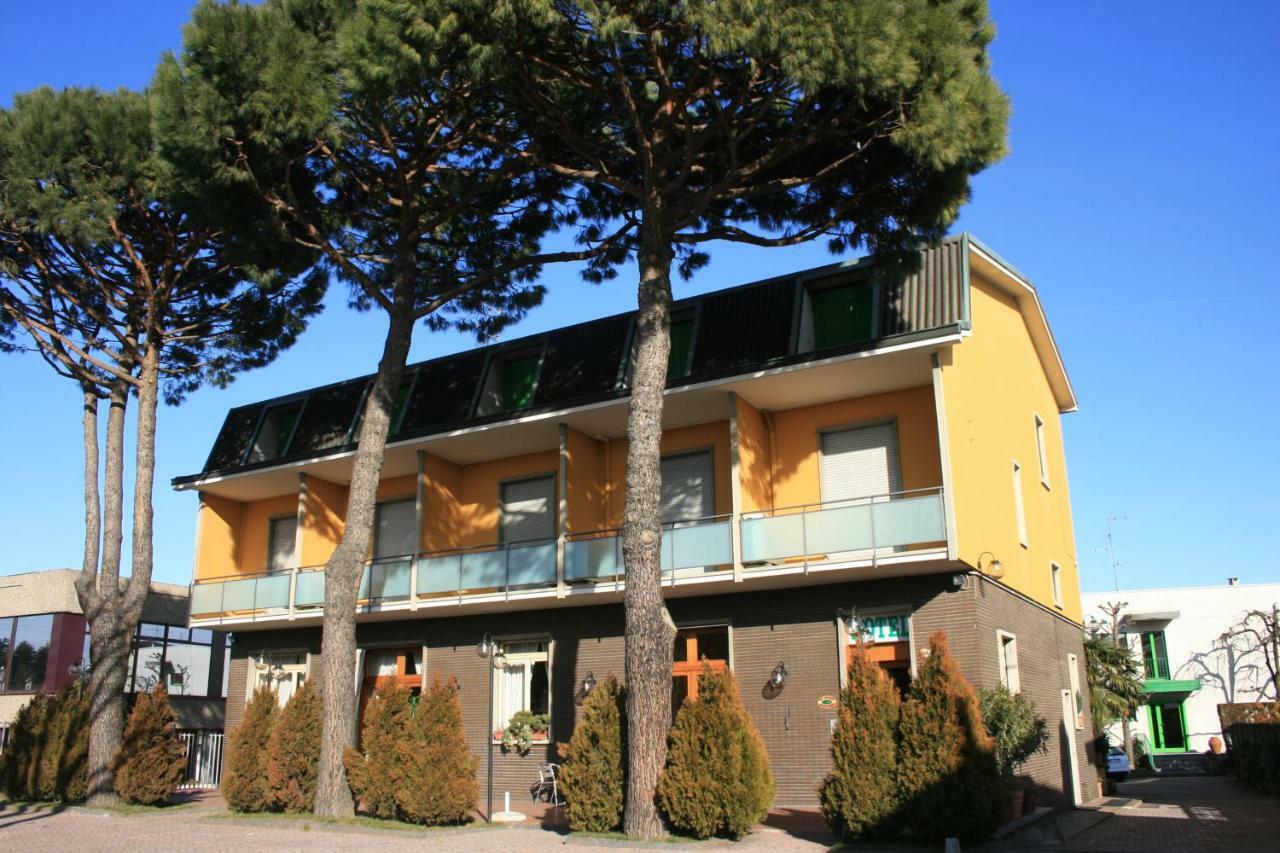 Albergo Nardini Lentate sul Seveso Luaran gambar