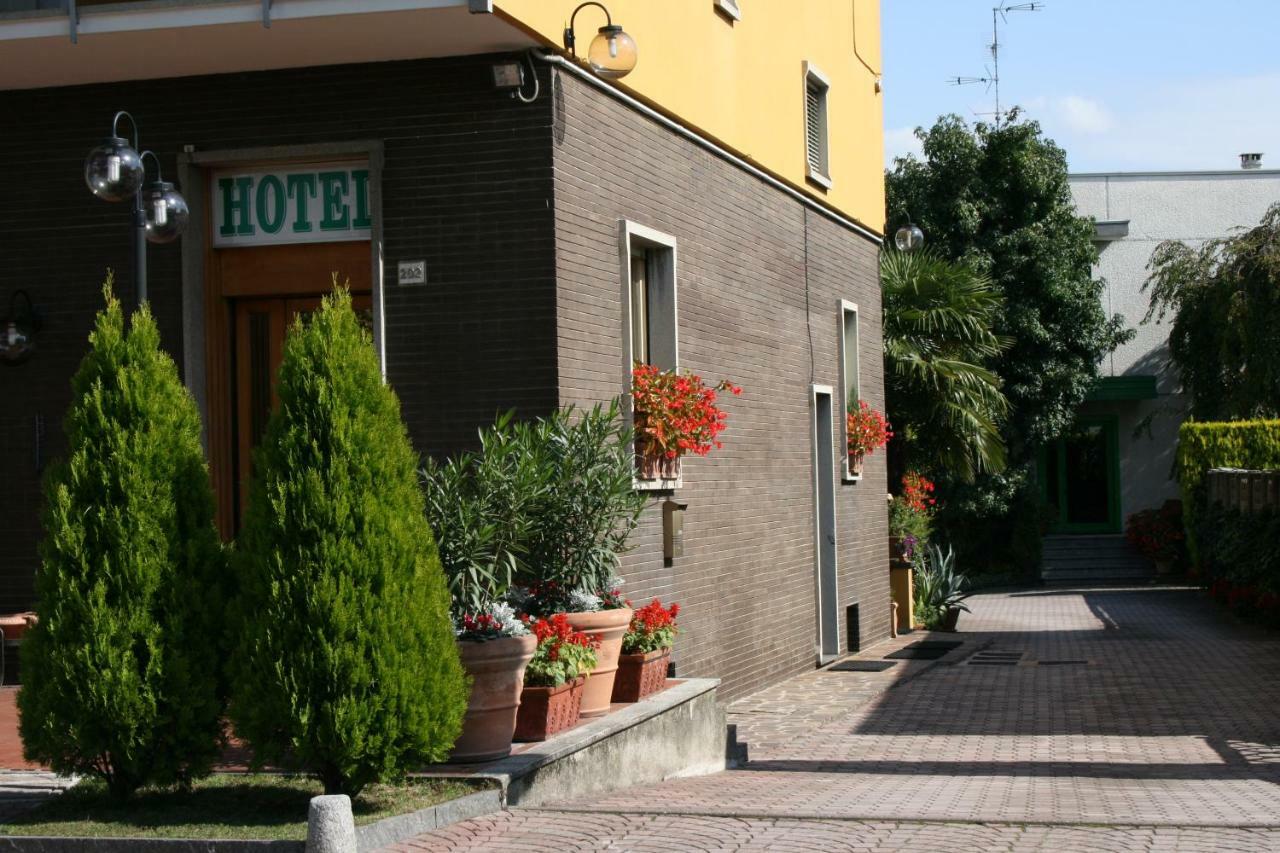 Albergo Nardini Lentate sul Seveso Luaran gambar